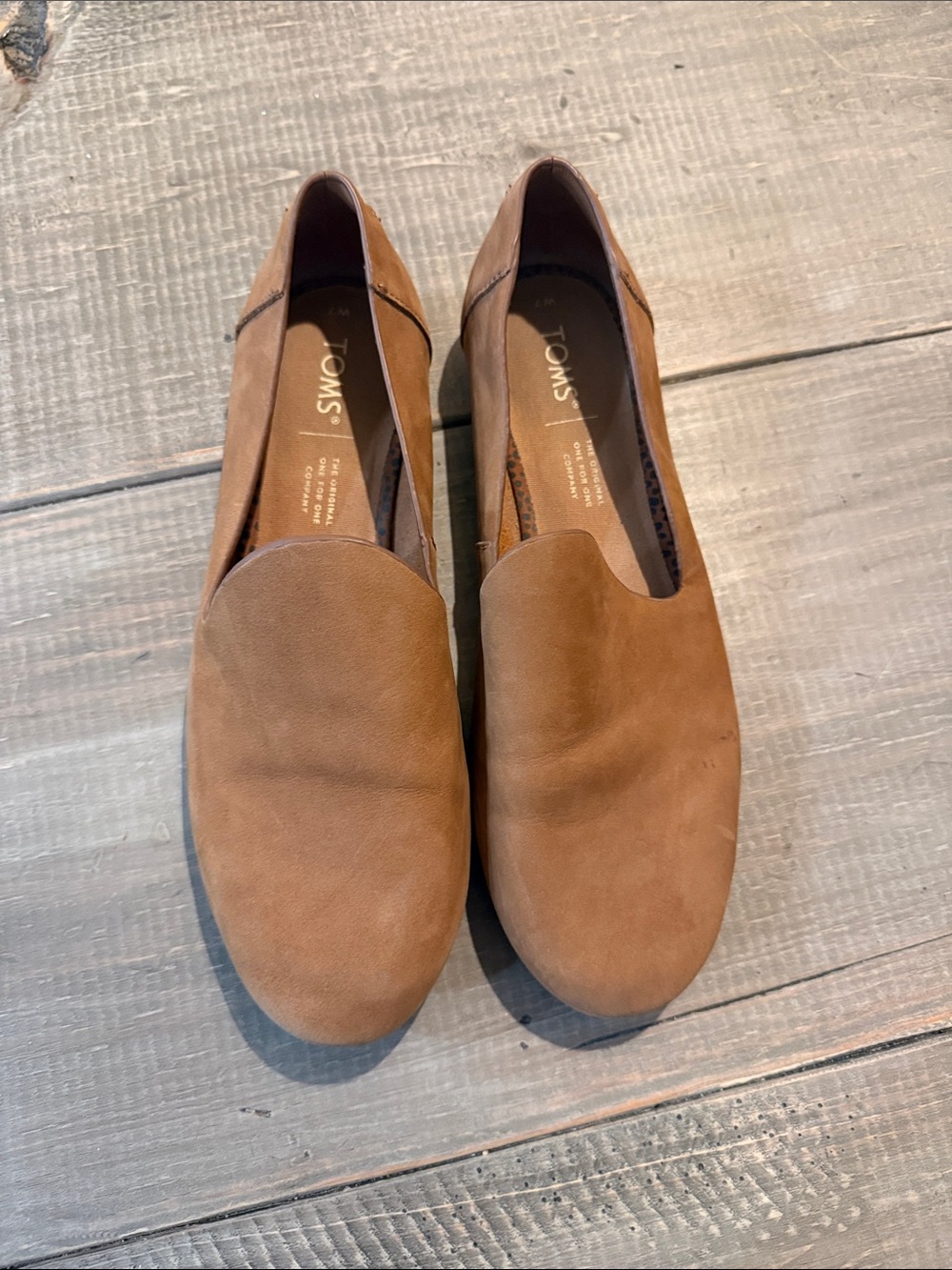Tom’s Darcy Women’s Tan Oiled Nubuck Suede Slip-On Loafers - Picture 2 of 6
